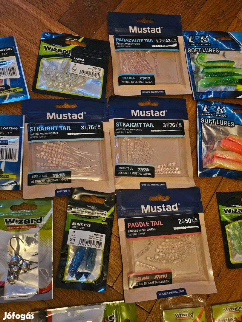 Plasztik csali pergető pack + jigek, horgok, mustad gumihalak, villant