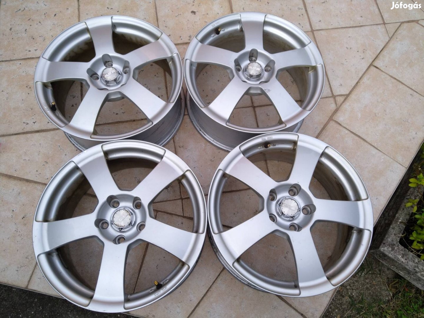 Platin KBA 46121, 17-es alufelni ET 48, 5 x 112,