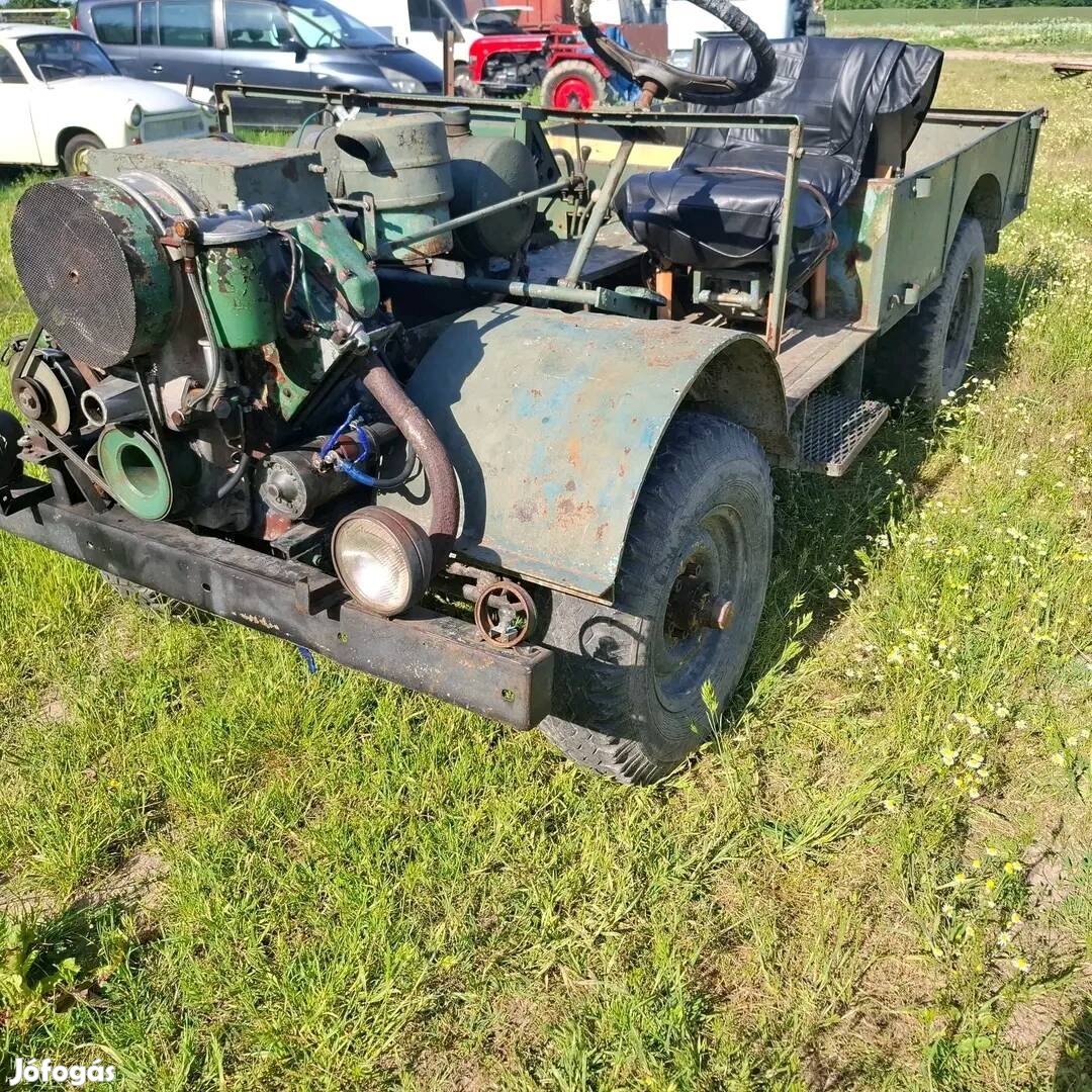 Platós munkagep 4x4