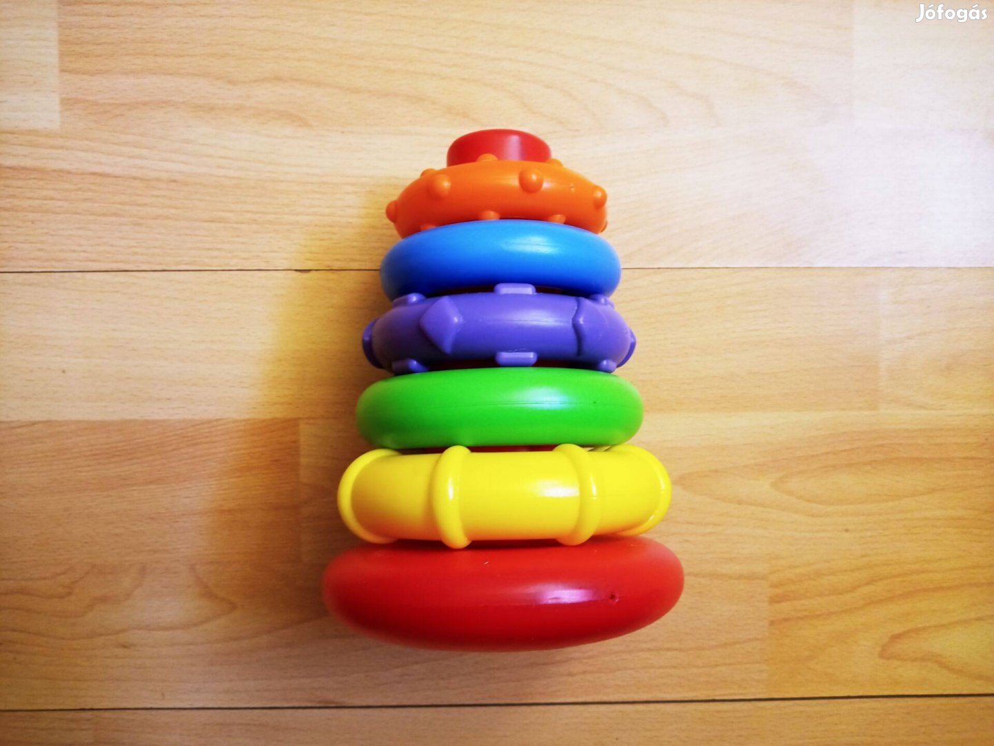 Playgro gyűrűpiramis készségfejlesztő babajáték