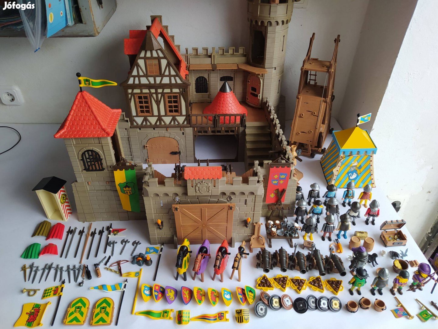 Playmobil 3666 vár lovagvár faltörő kossal hattyúlovagok sátorával