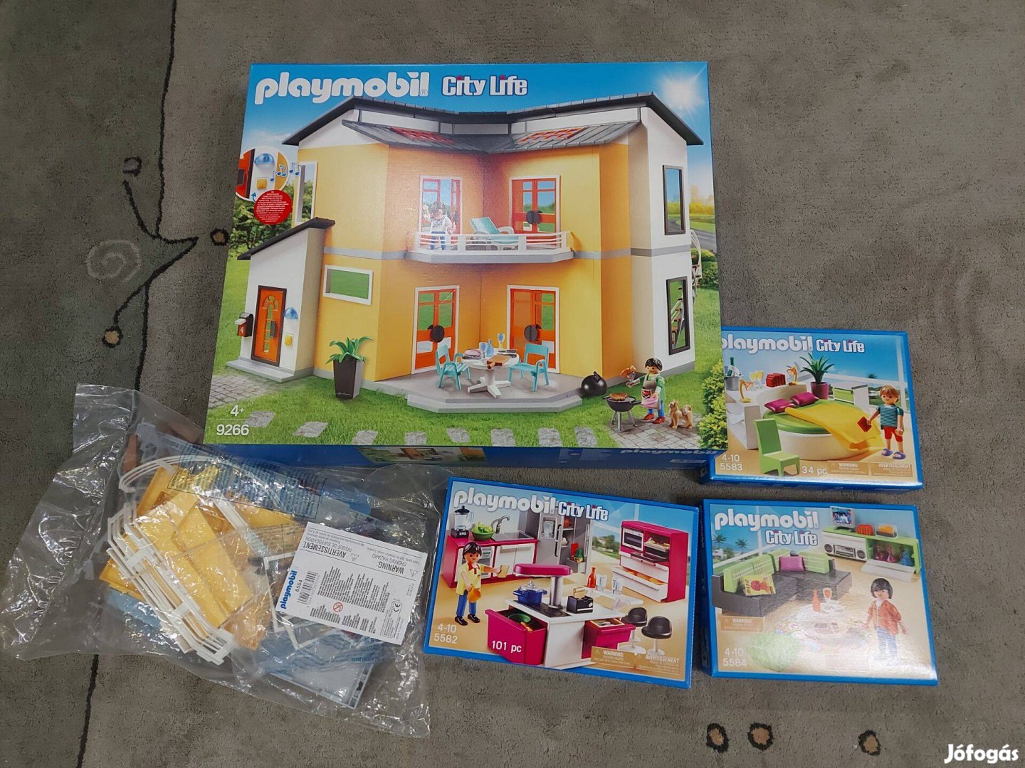 Playmobil 9266 modern ház + emelet bővítés + 3 bútor szett, új