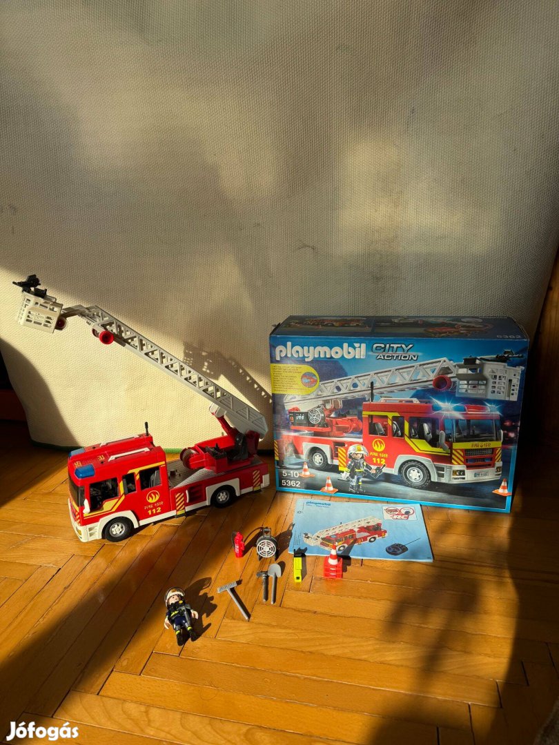 Playmobil City 5362 Tűzoltóautó emelőkosárral