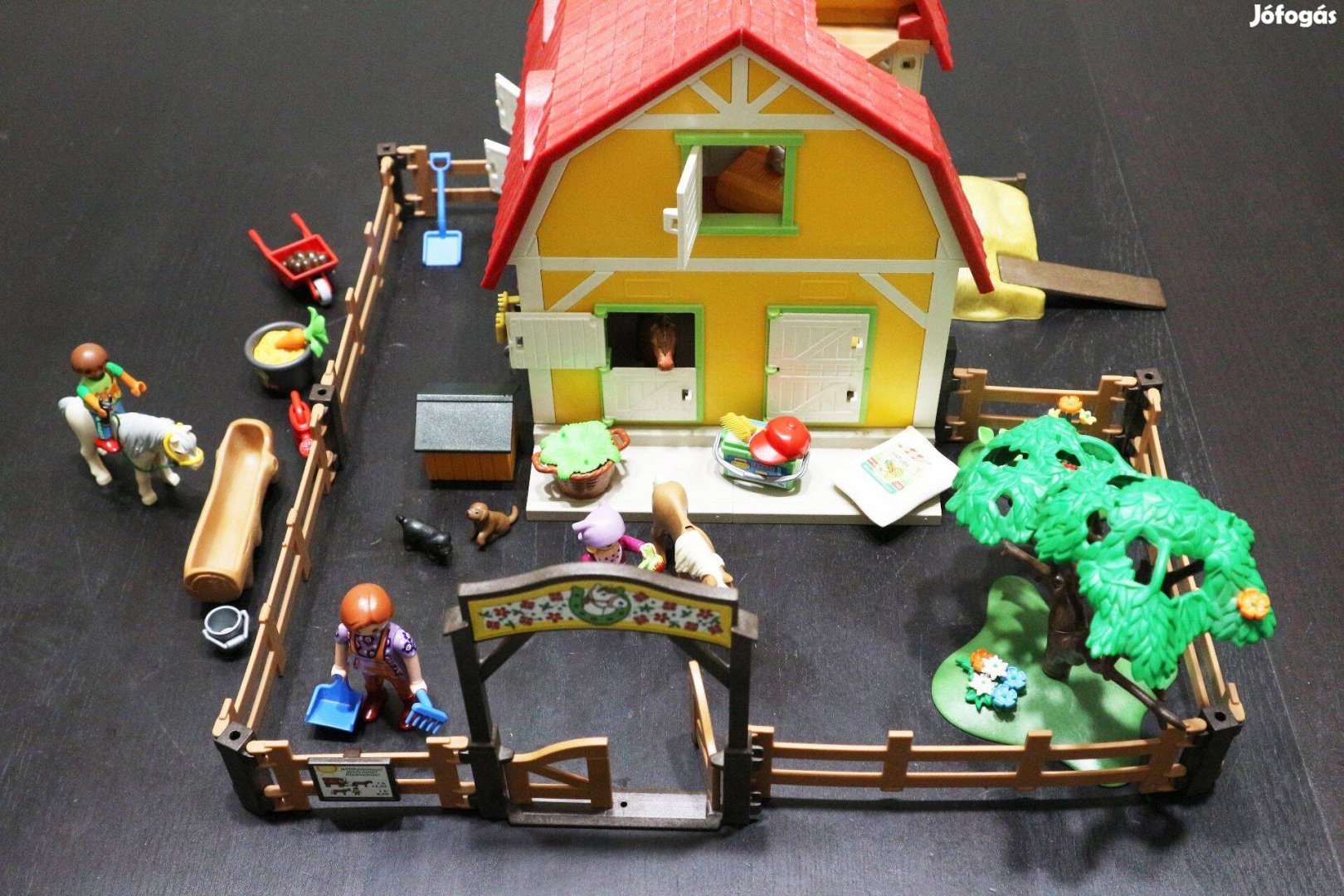 Playmobil Country 5222 Pónifarm Lovasudvar lovarda istálló