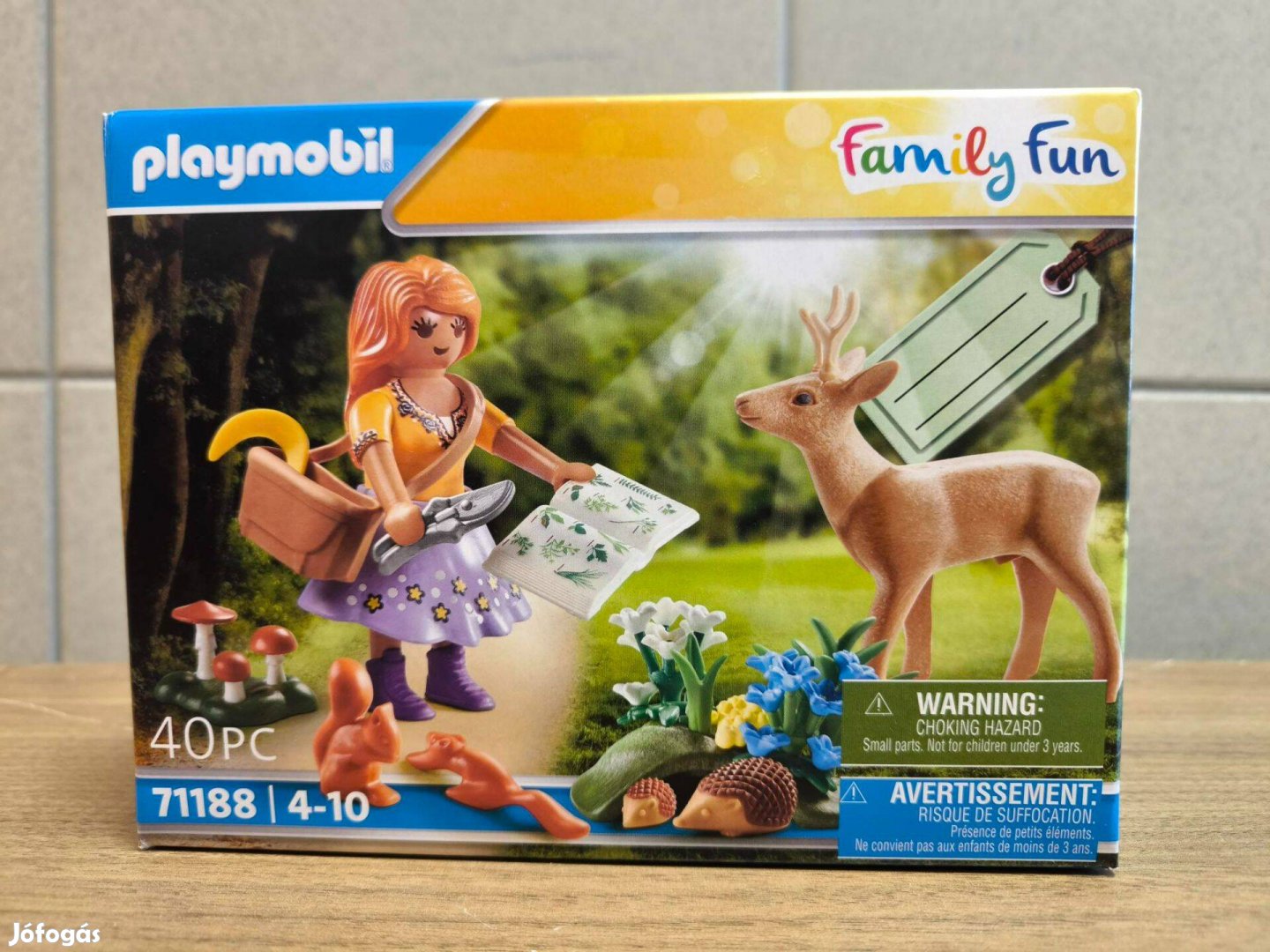 Playmobil Family Fun 71188 Gyógynövénygyüjtő lány új, bontatlan