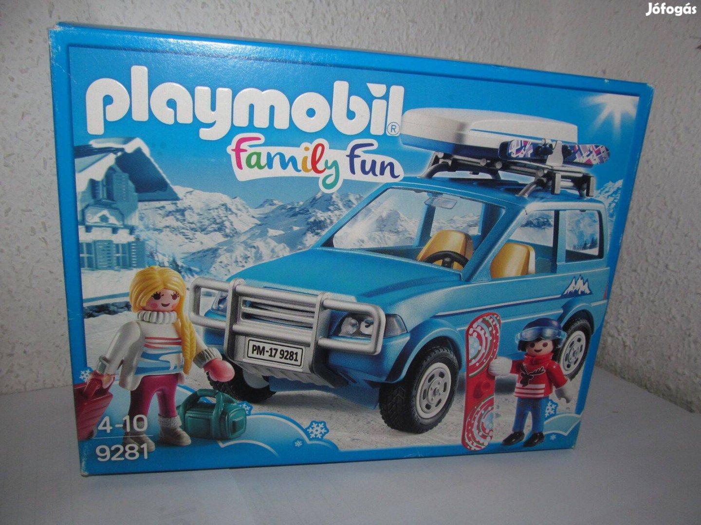 Playmobil Family Fun 9281 Autó tetőboxszal / Téli Terepjáró