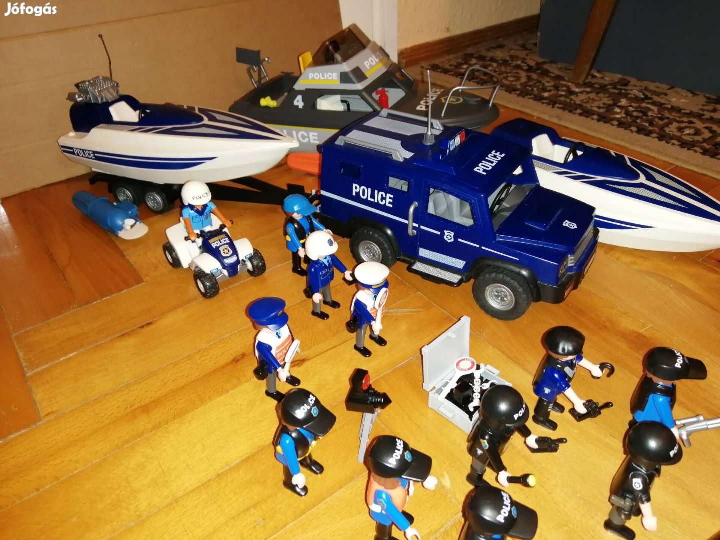 Playmobil Rendőrségi játékok! Autó, hajó, quad.. 13 figurával! 