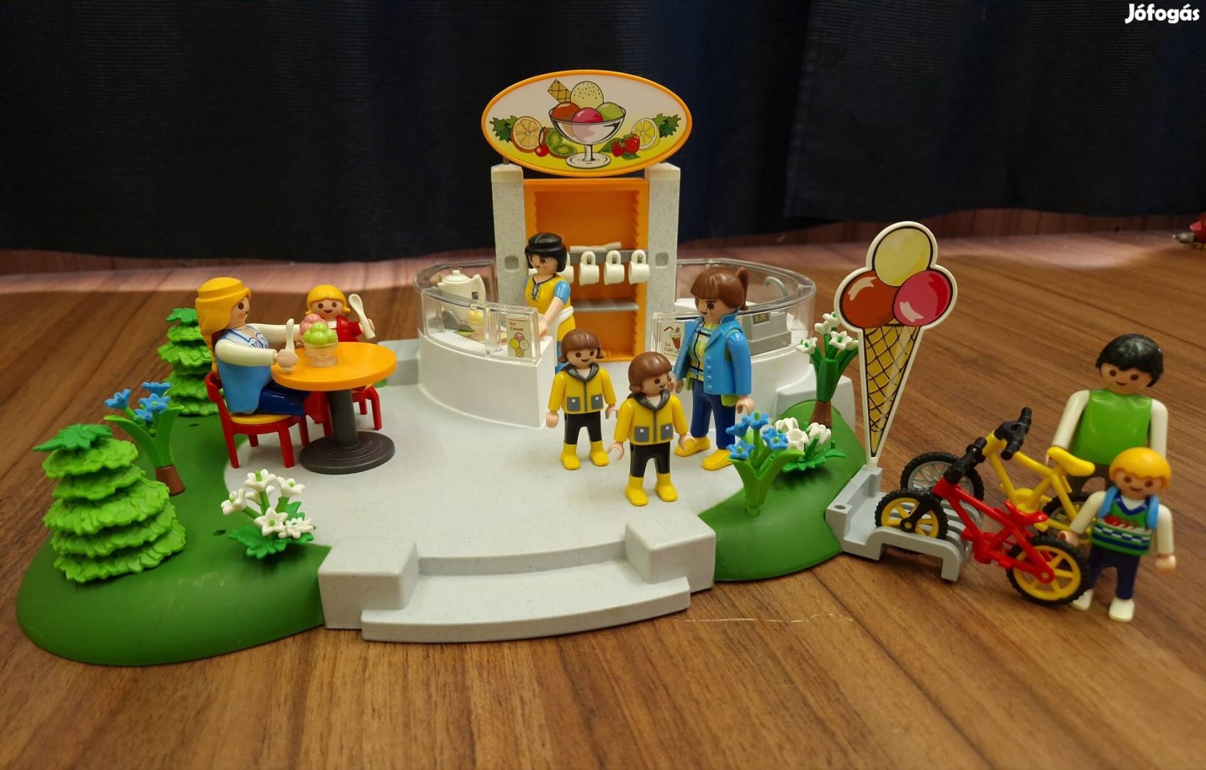 Playmobil fagyizó, sok kiegészítővel eladó 