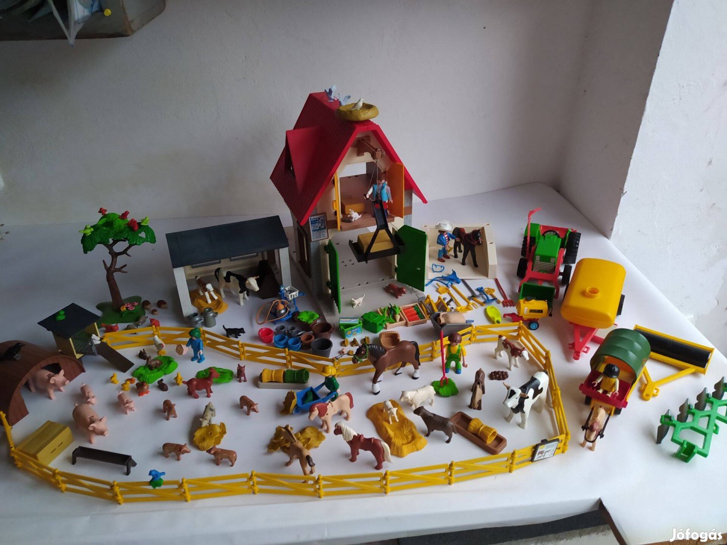 Playmobil farm tanya gazdaság traktorral póni fogattal lómosóval