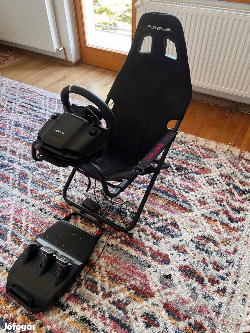 Playseat játékülés Logitech G2290 kormánnyal és pedállal