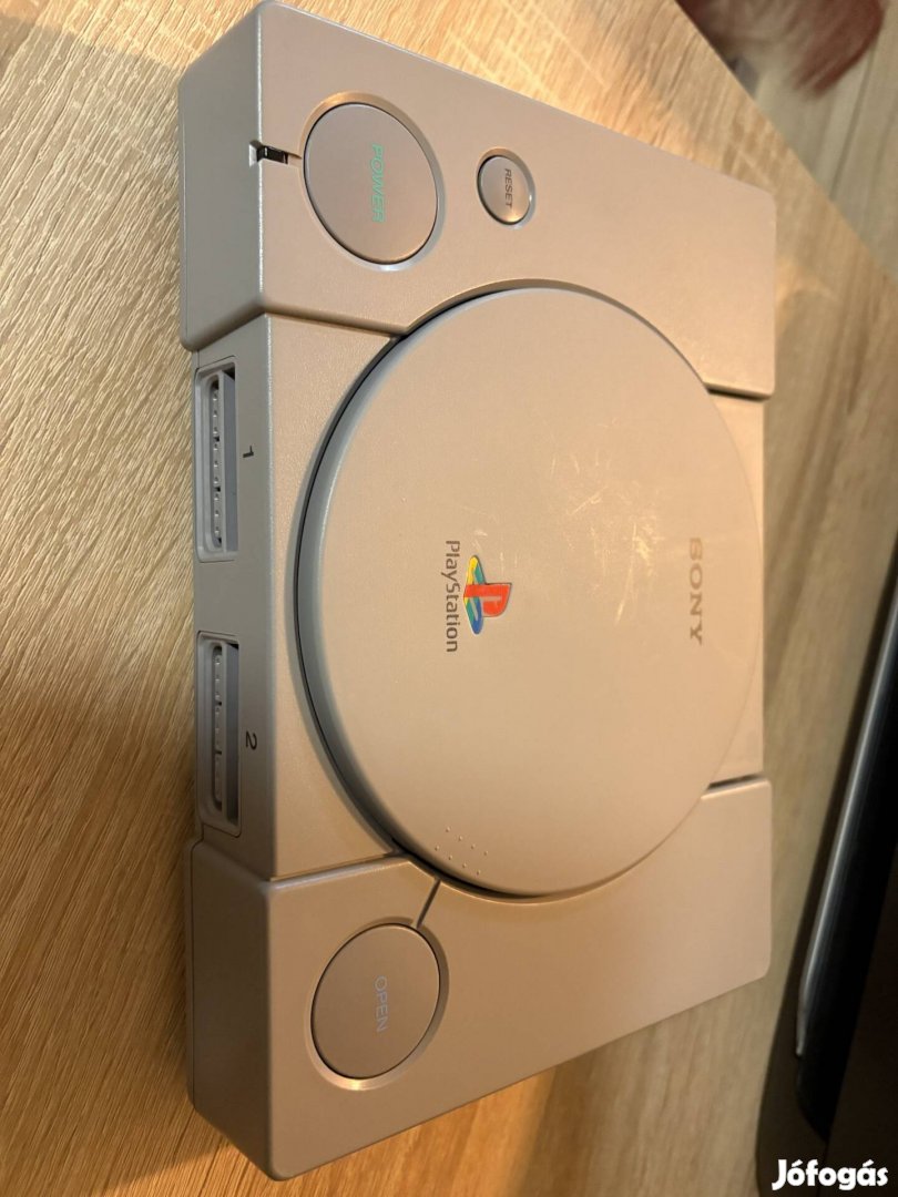 Playstation 1 (fat) és PS One (slim)