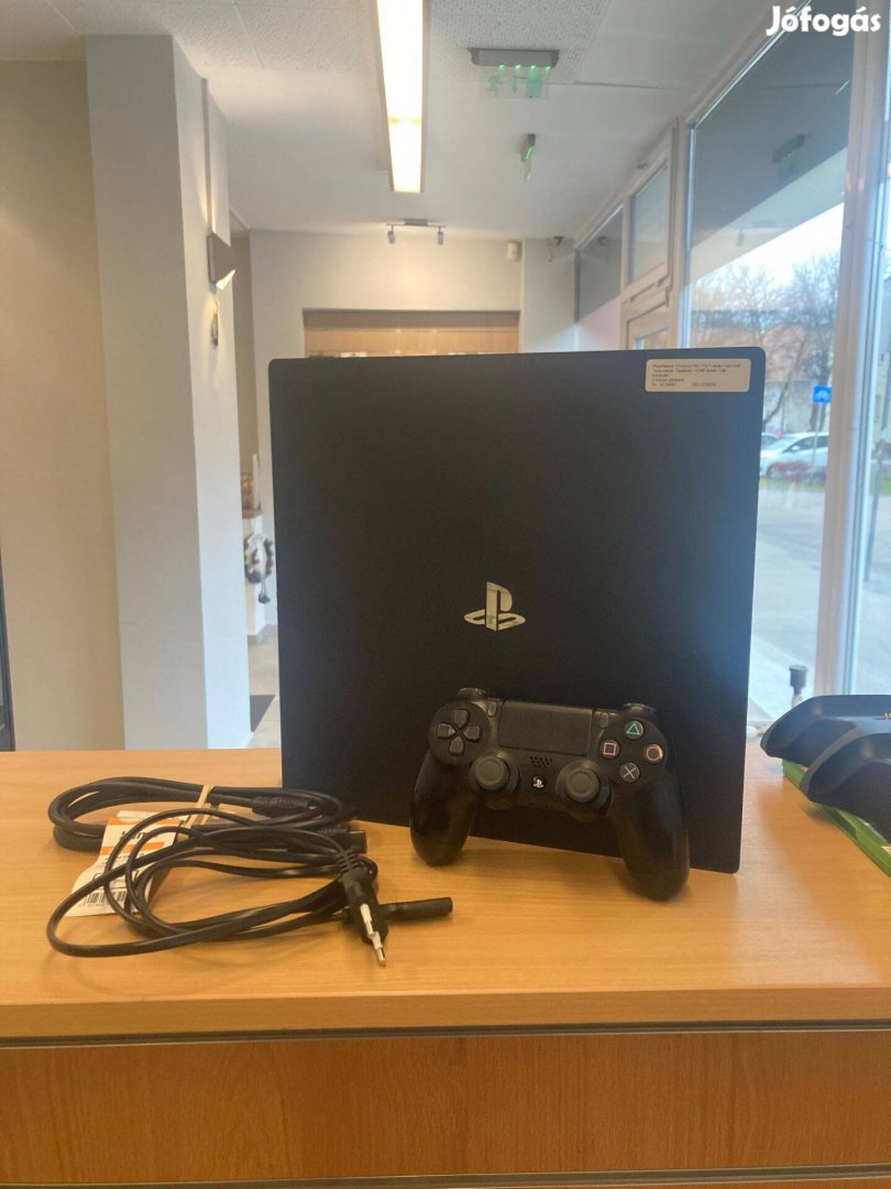 Playstation 4 PS4 Pro 1TB Haznált