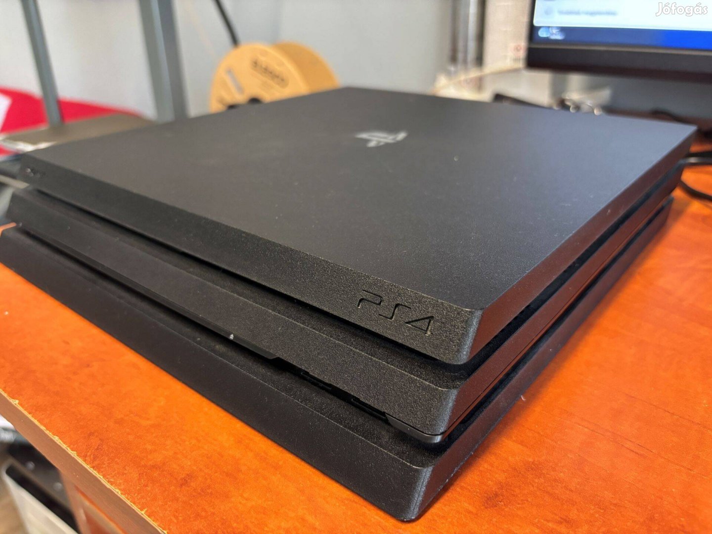 Playstation 4 Pro 1Tb SSD 2 kontroller