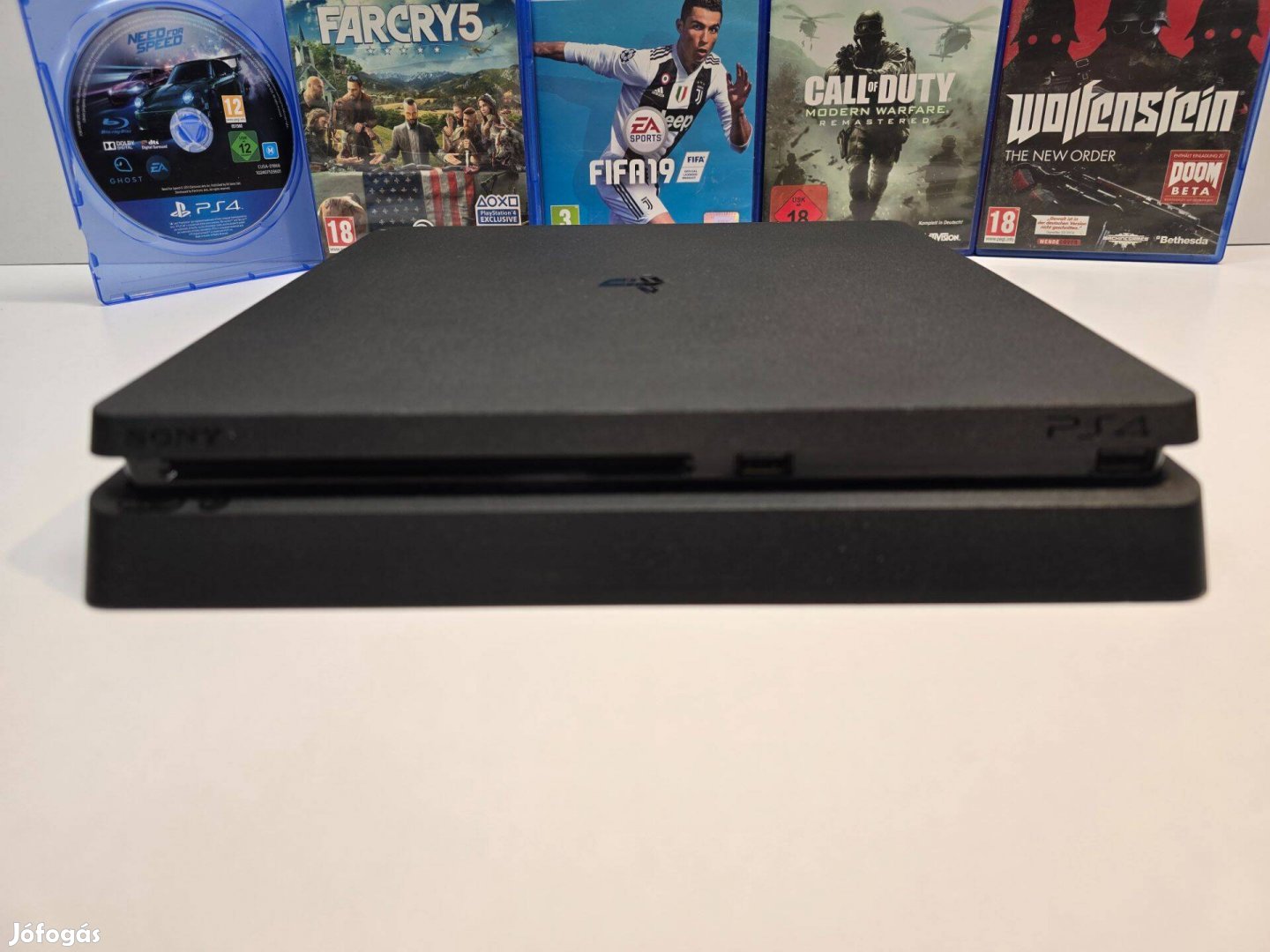 Playstation 4 Slim 1TB 2db kontrollerrel 5db Játékkal