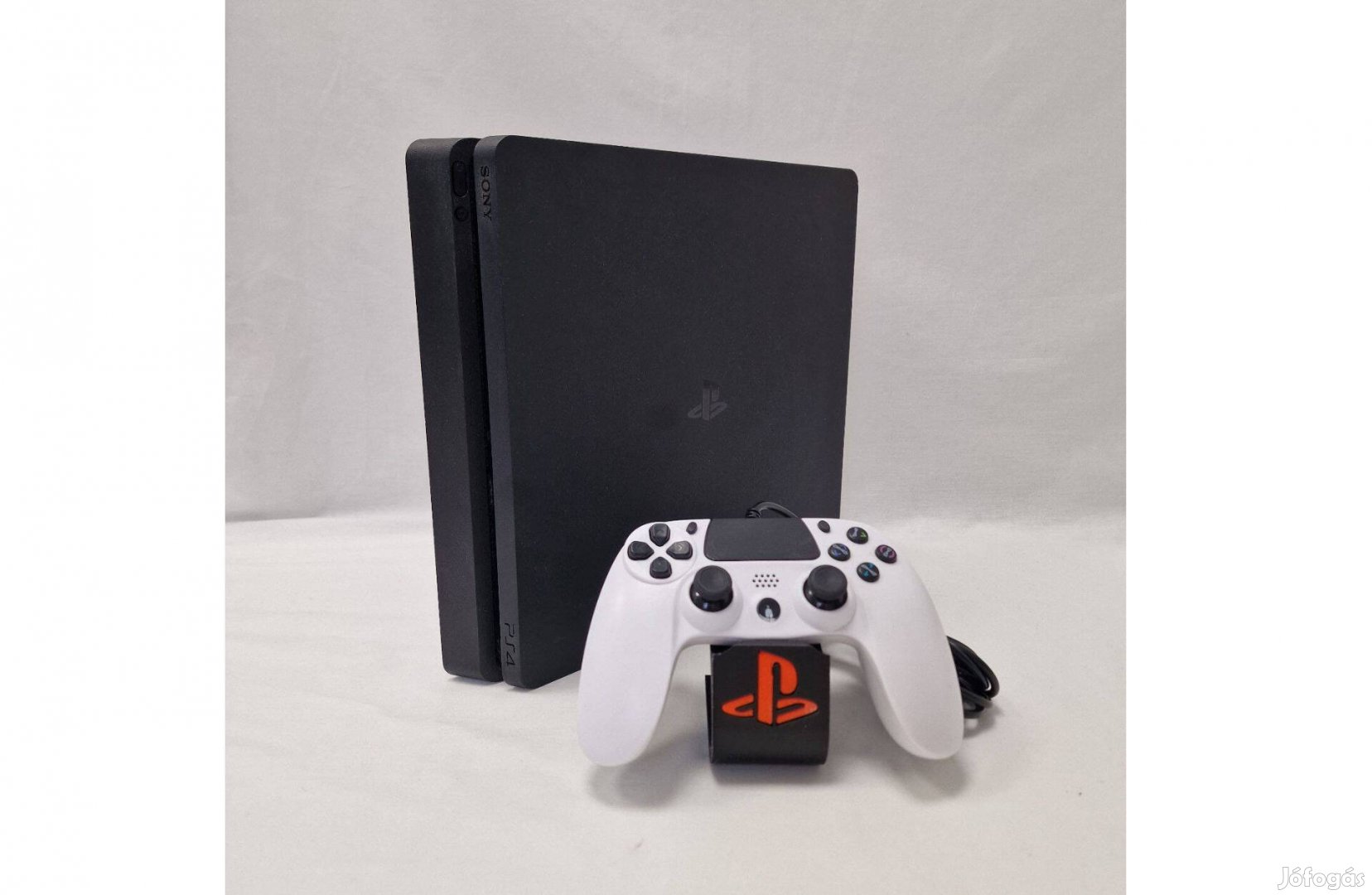 Playstation 4 Slim 500GB konzol kontrollerrel (6040), 1 év garancia