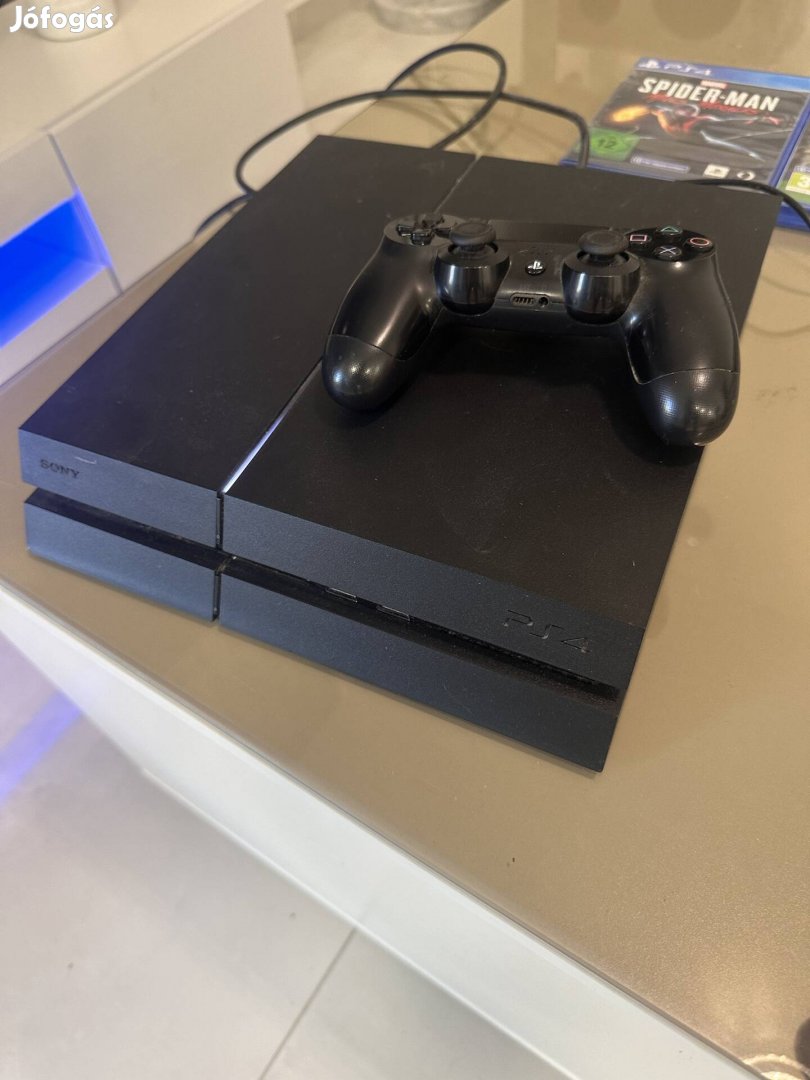 Playstation 4 + 2 játék