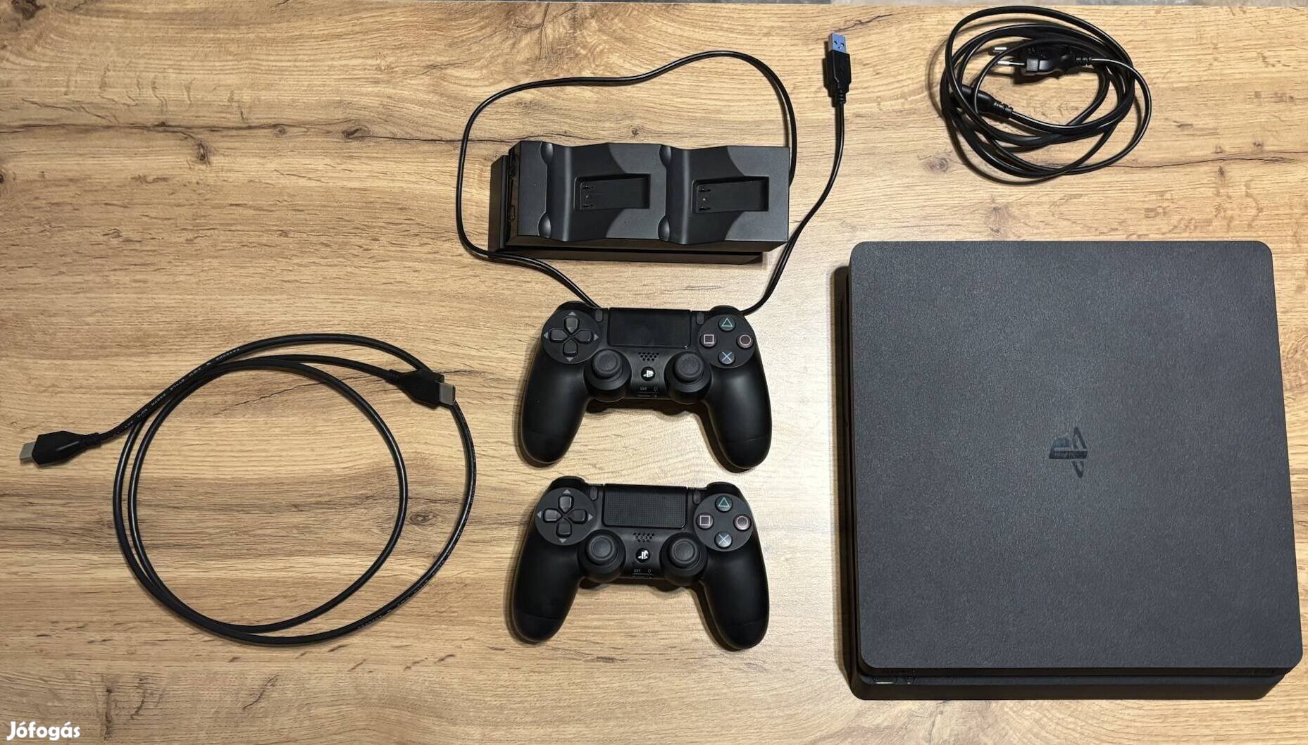 Playstation 4 konzol 500 GB tárhellyel, tartozékokkal, az ár alkuképes