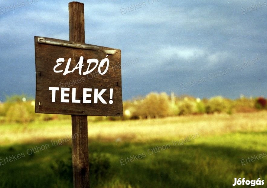 Pláza mellett eladó telek!