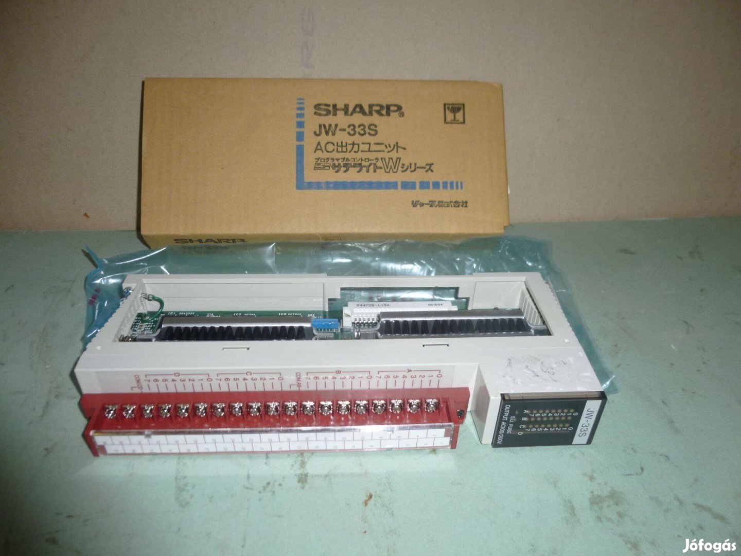 Plc output modul új Sharp ( 5658)