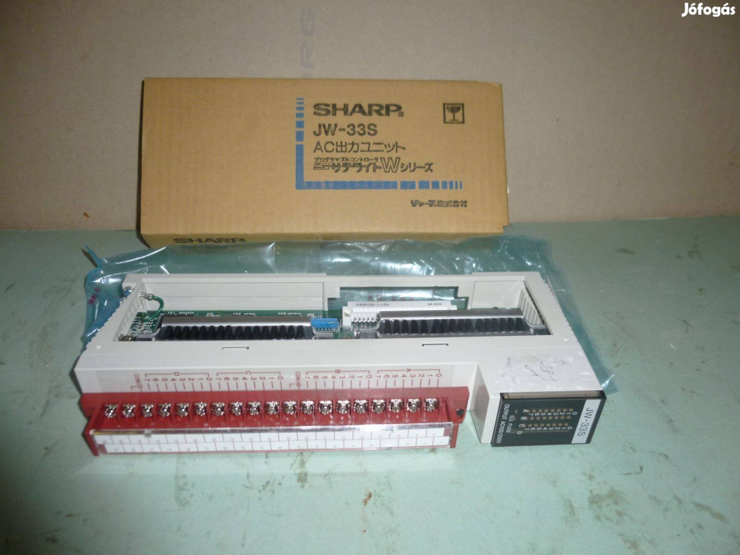 Plc output modul új Sharp ( 5658)