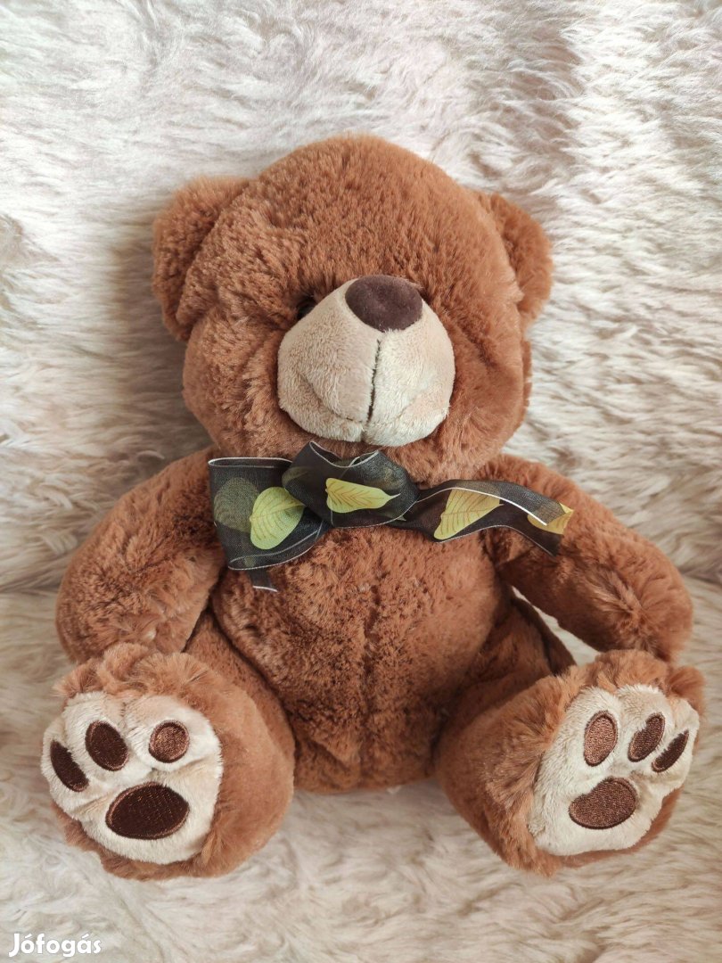 Plüss állat figura falevél masnis barna maci