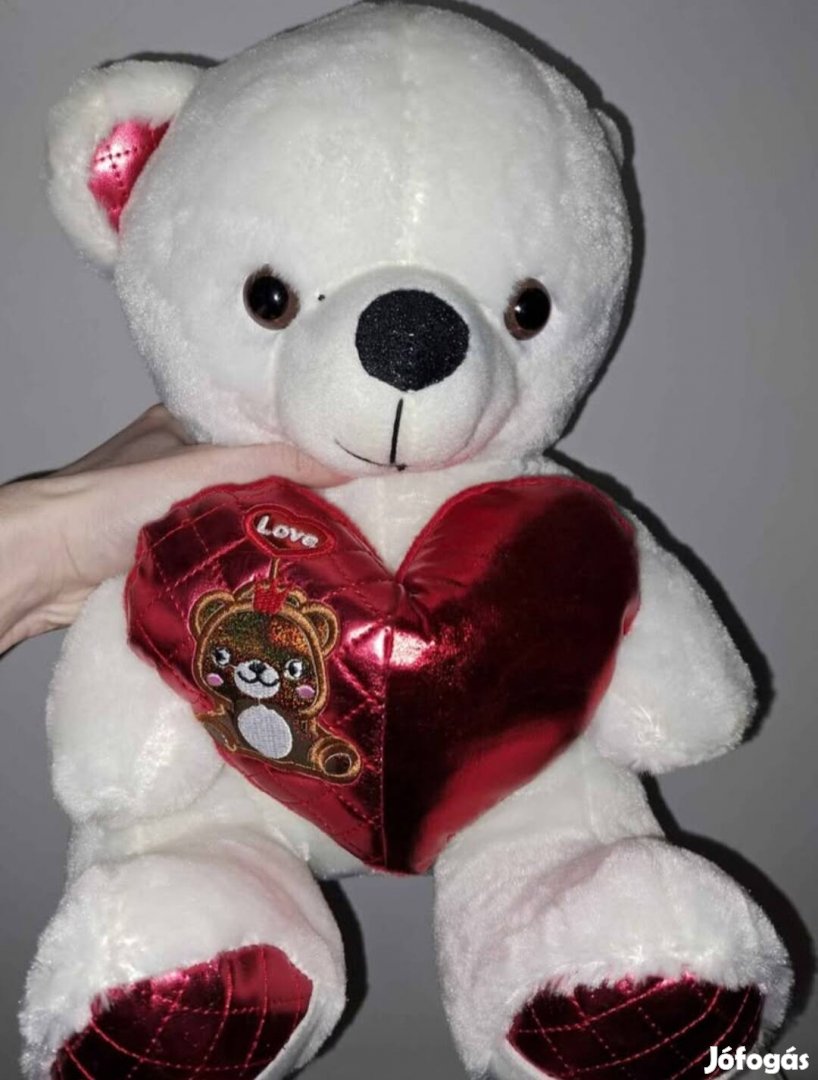 Plüss maci piros love szívvel
