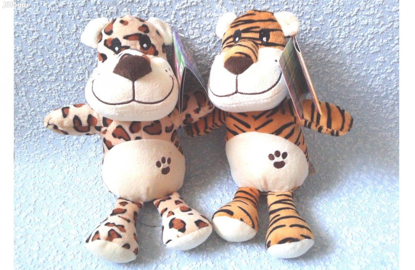 Plüss tigris és leopárd együtt eladók cimkések gyűjteményből