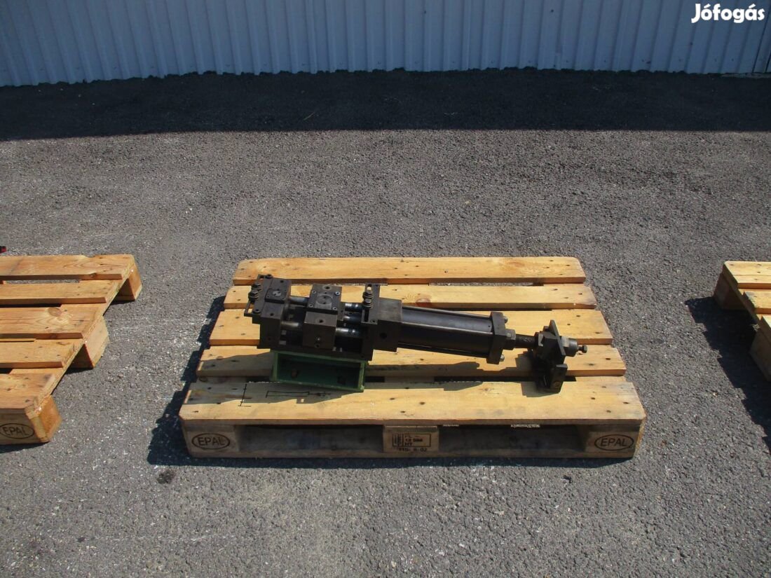 Pneumatikus lemez adagoló előtoló lemezadagoló Présgéphez