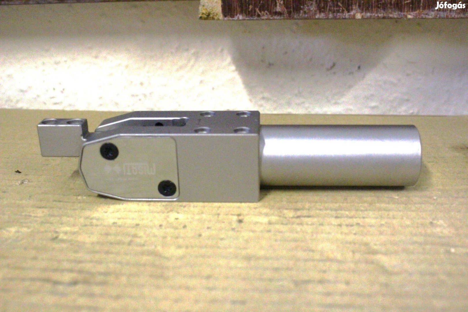 Pneumatikus megfogó rögzítő szorító 1 karos Misati 6914