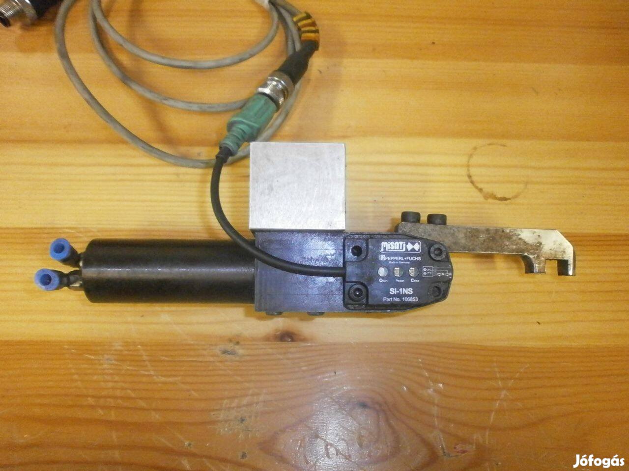 Pneumatikus megfogó rögzítő szorító ( 4109)