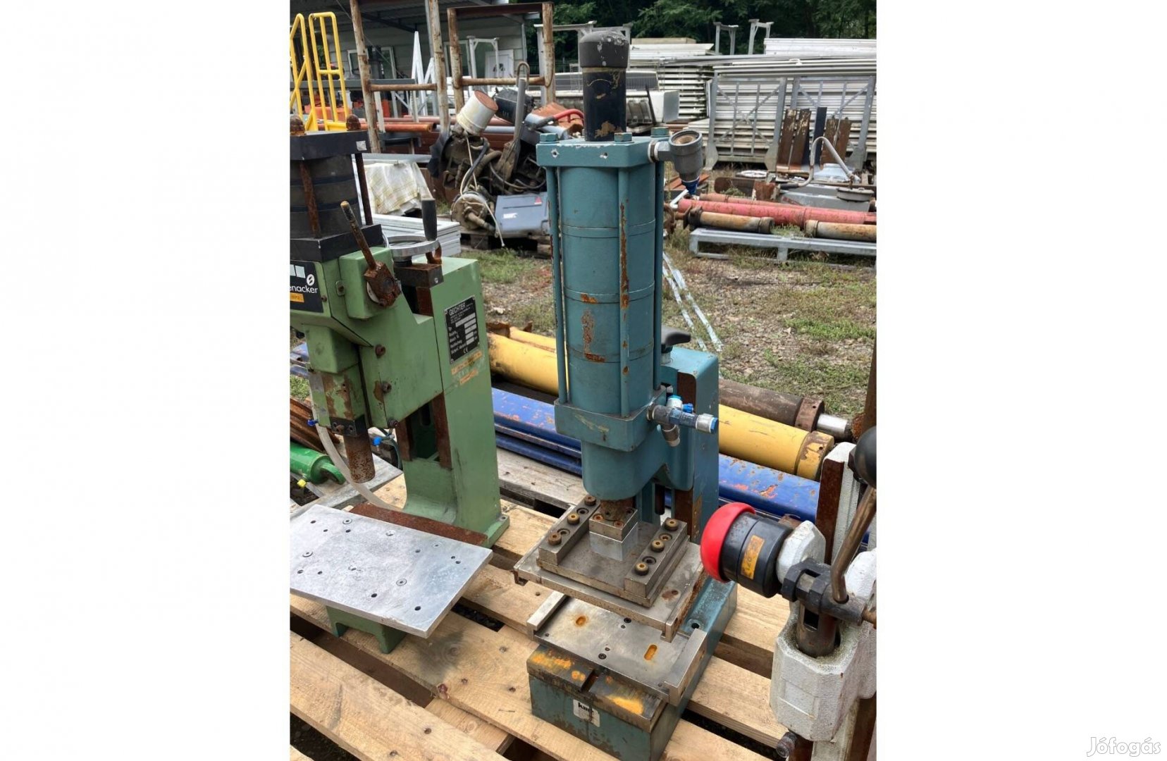 Pneumatikus prés gép 2 db