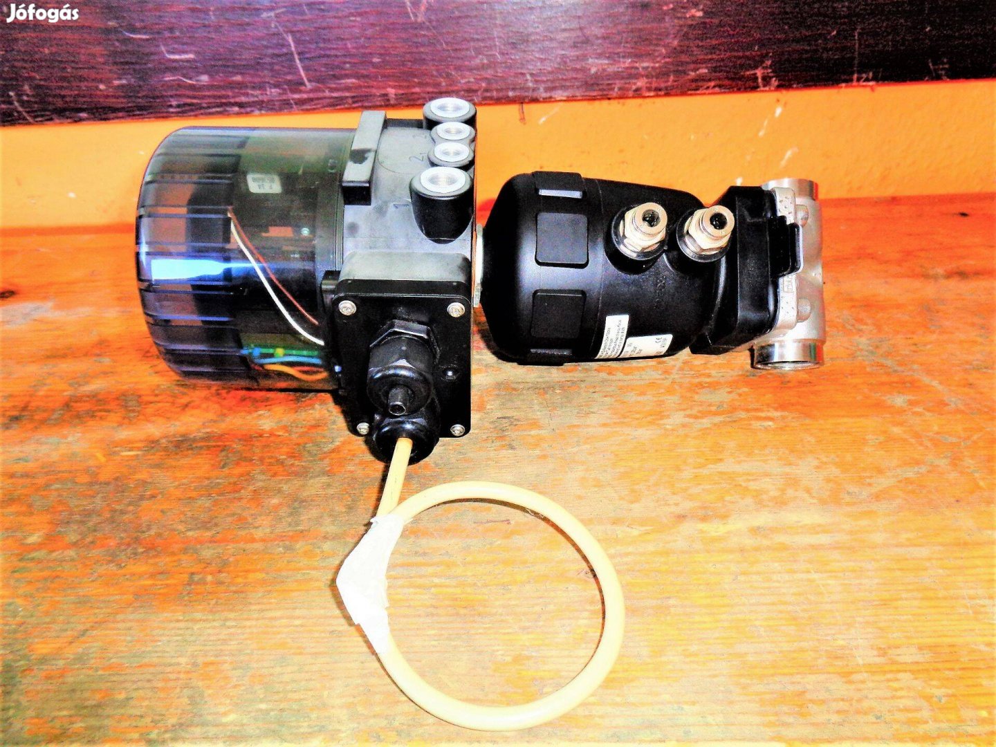 Pneumatikus szelep membránszelep aktuátorral vezérlőfejjel