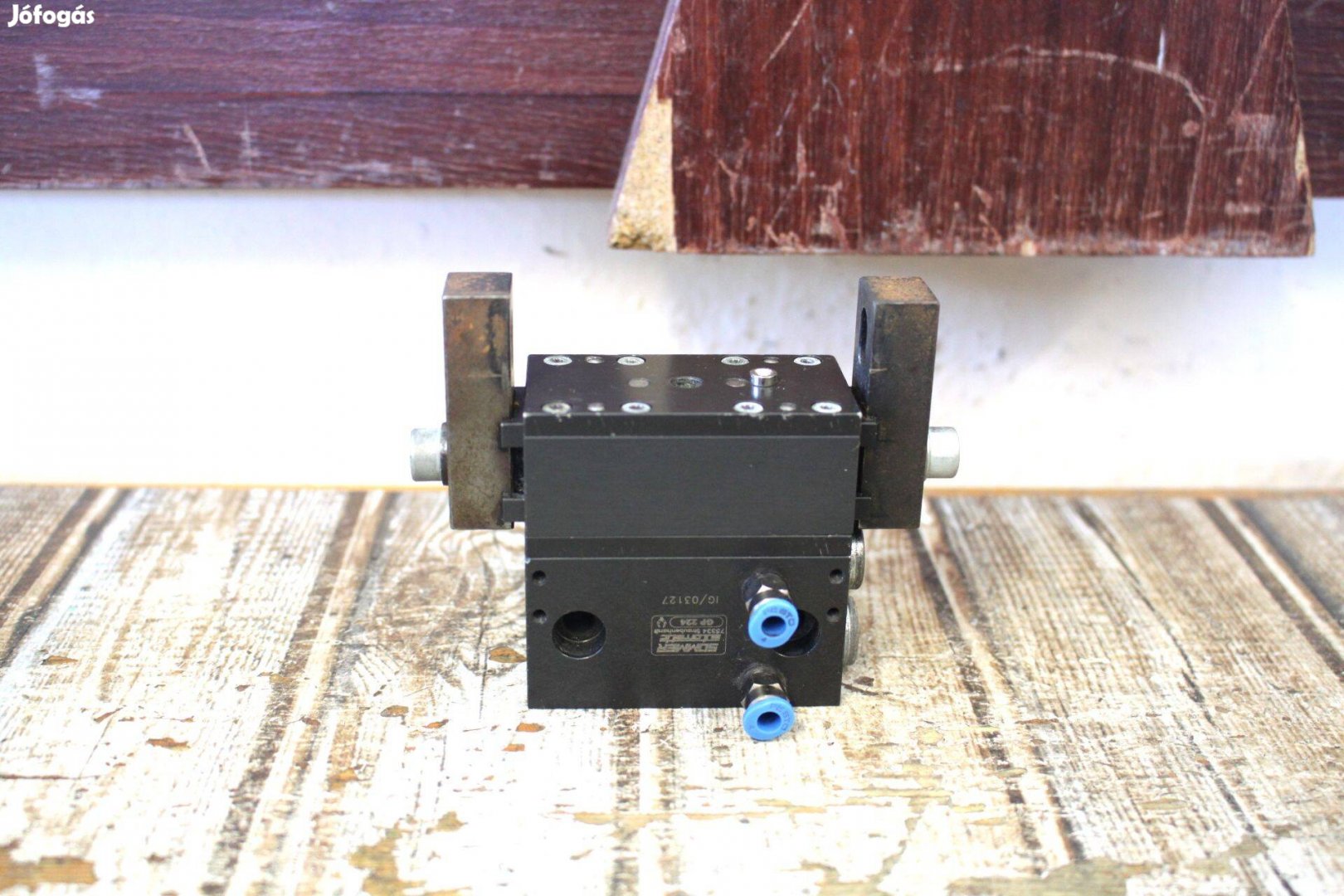 Pneumatikus szorító rögzítő párhuzamos megfogó Sommer 6845