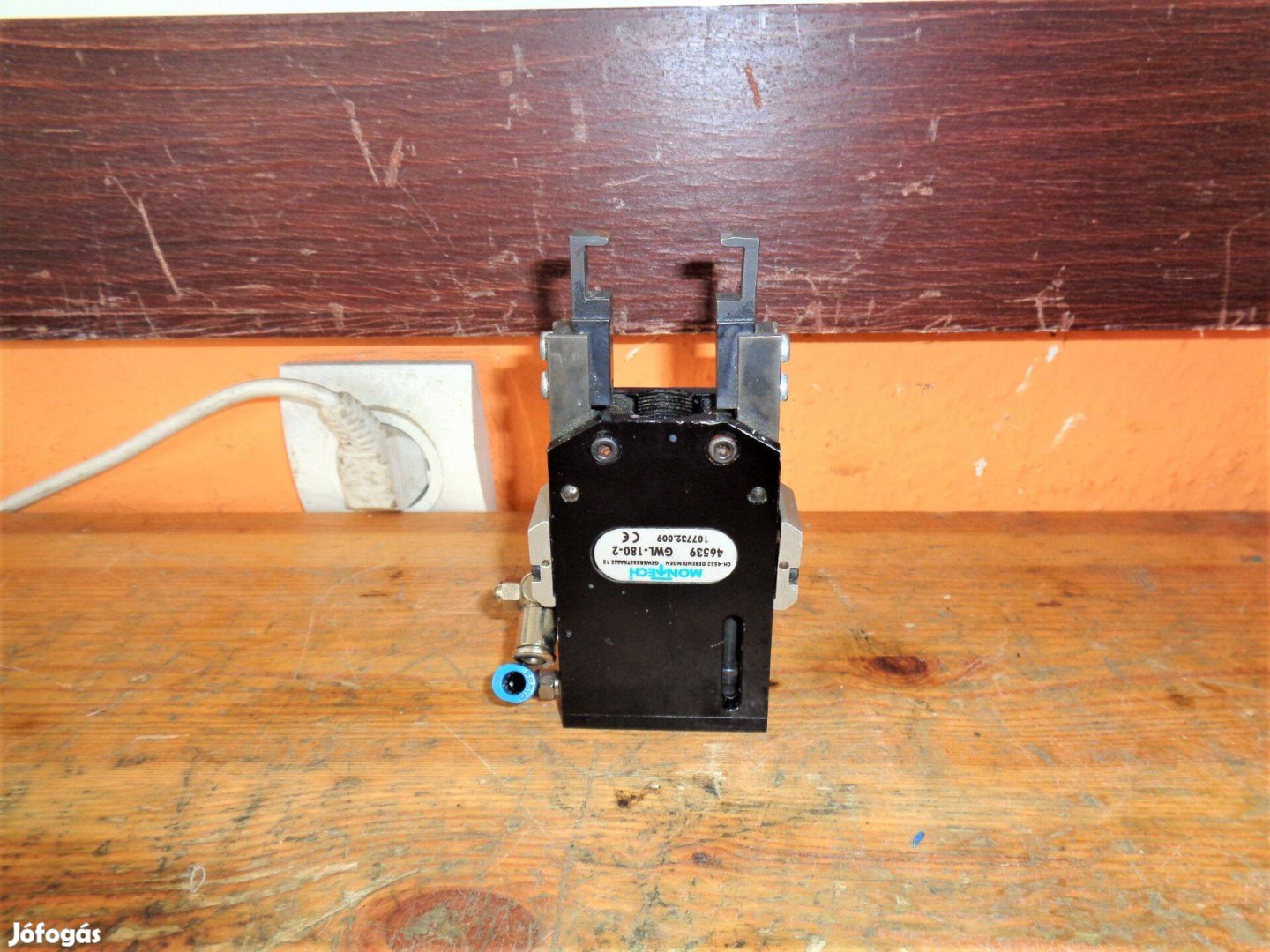 Pneumatikus szorító rögzítő szögfogó megfogó 5912