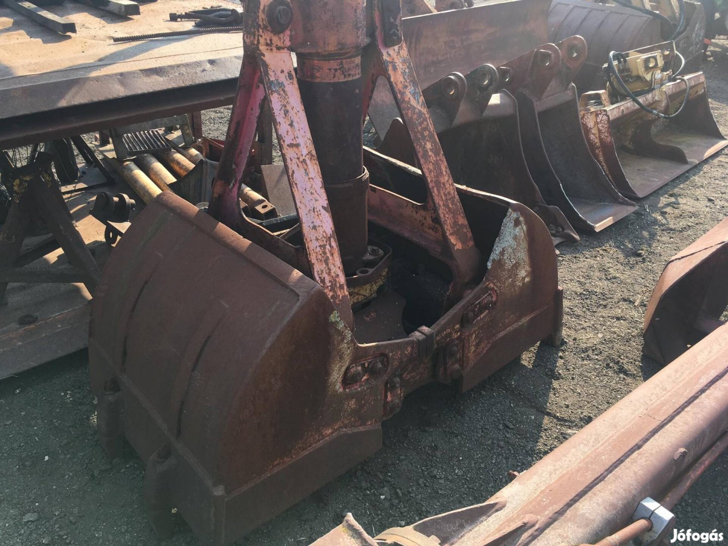 Poclain Caterpillar Liebherr Case kanál rézsükanál 