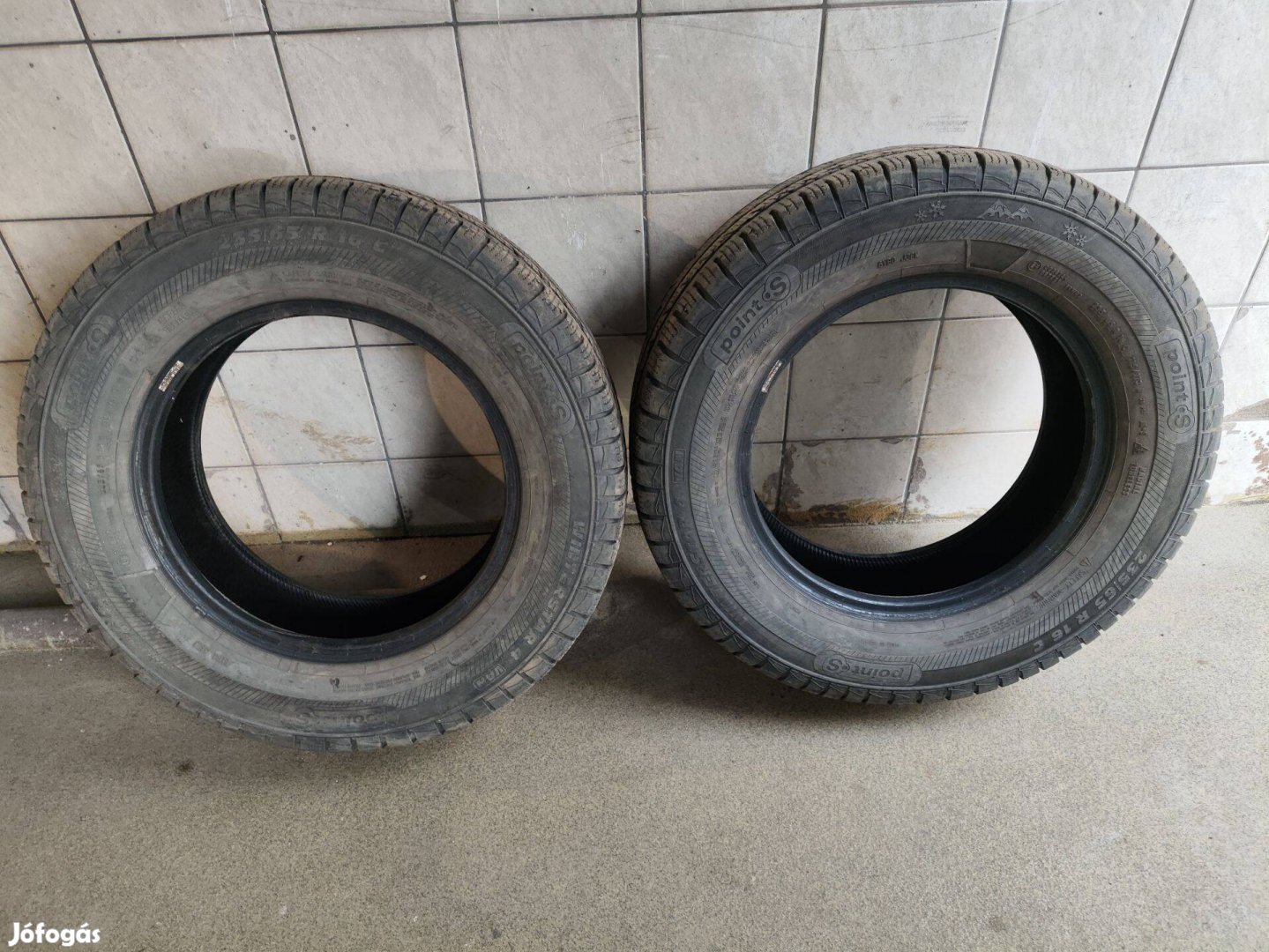 Pointes 235/65 R16C használt téli gumi
