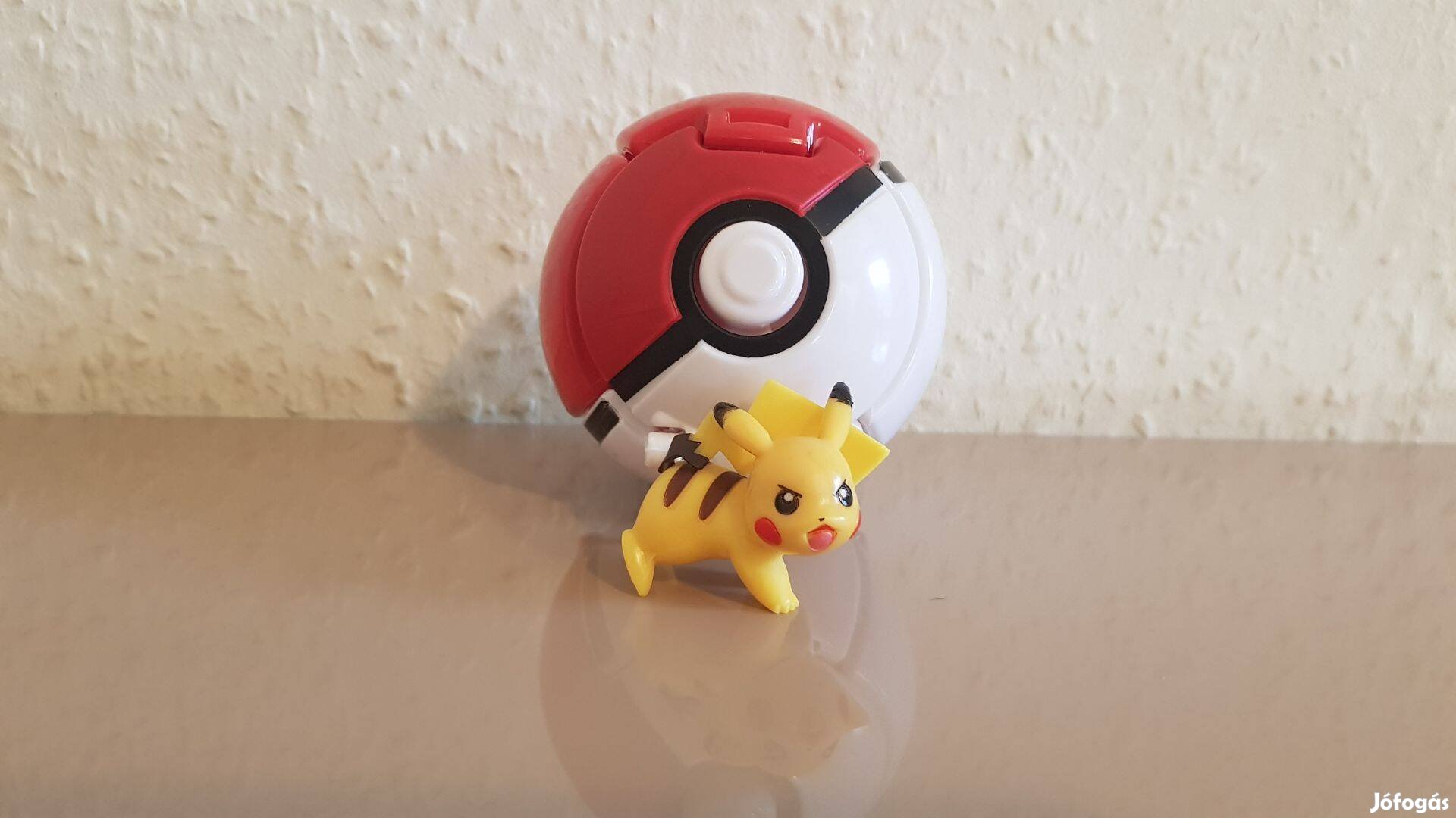 Pokélabda Pikachu figurával Új Pokémon készleten számlával Pokemon