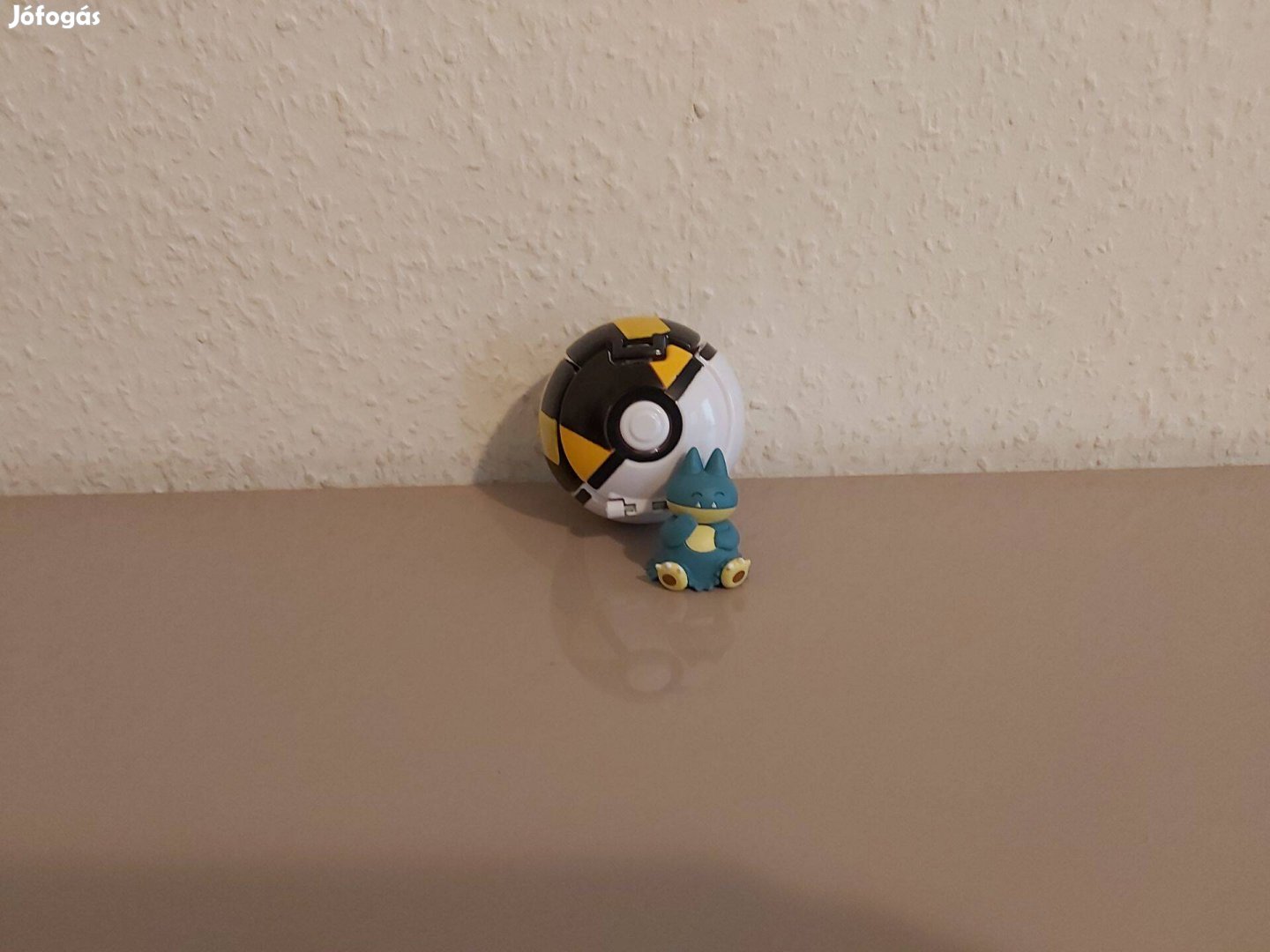 Pokélabda Snorlax figurával Új Pokémon készleten számlával