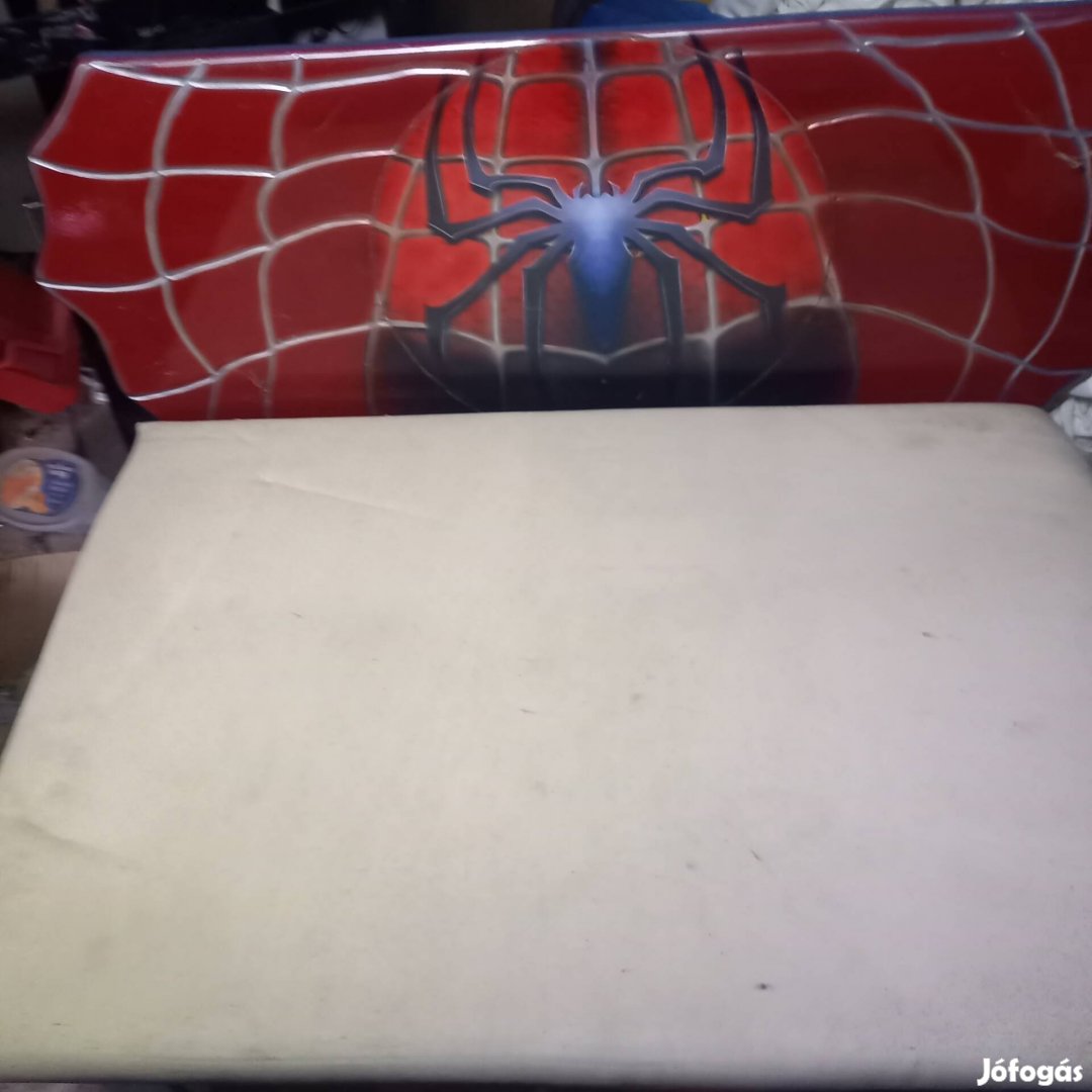 Pókember gyerek ágy es íróasztal 
