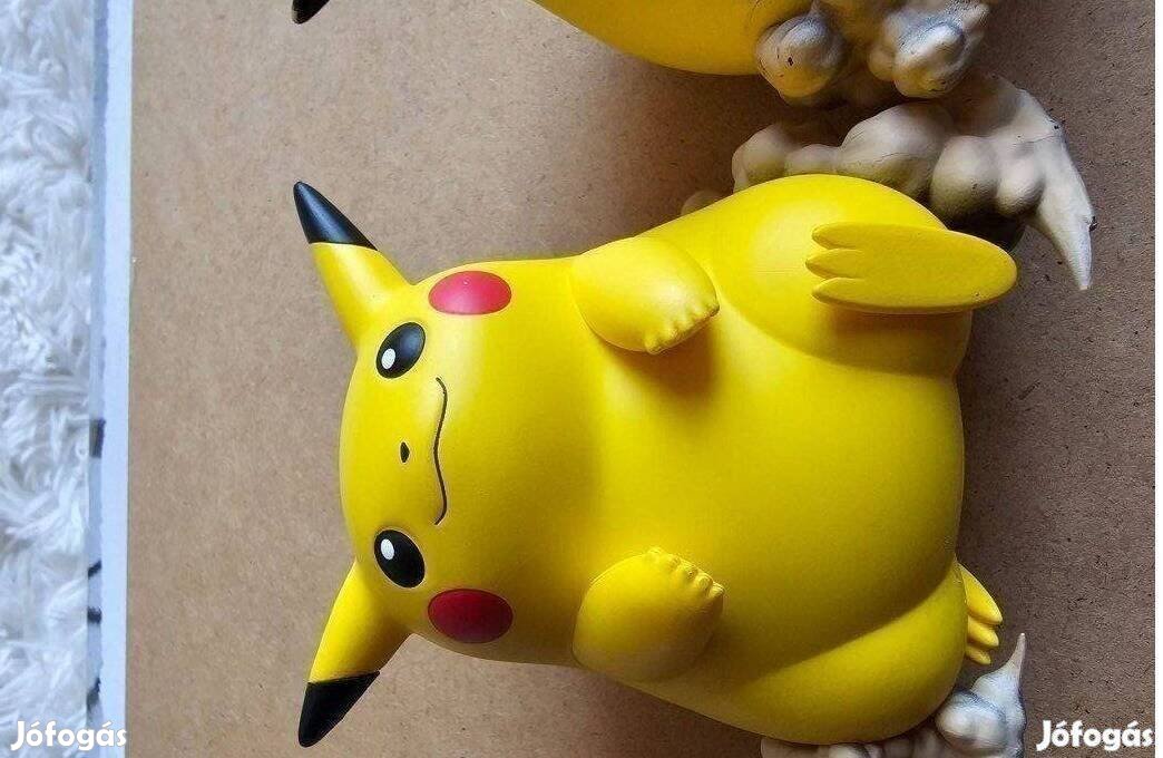 Pokemon Pikhachu figurák 2 db egyben teljesen új 10cm magas