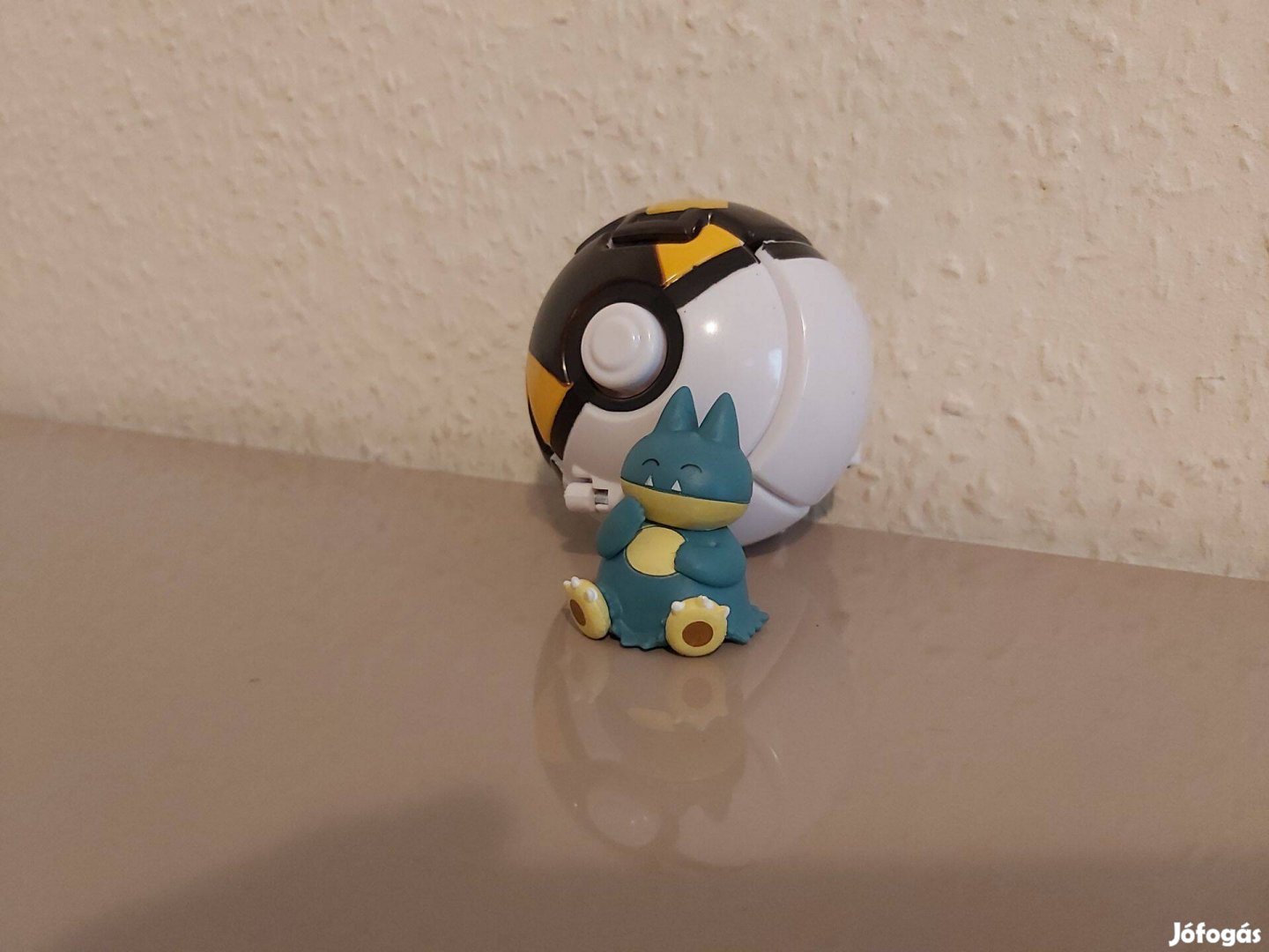 Pokemon pokélabda Snorlax figurával Új Pokémon készleten számlával