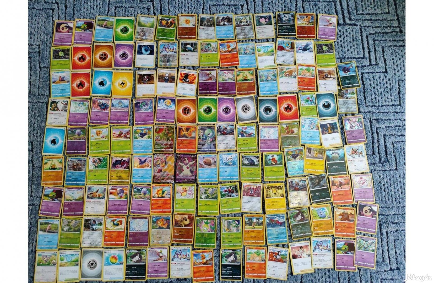 Pokémonos kártyák - 127 db