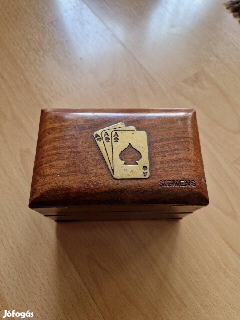 Póker kártya kártyatartó fa díszdoboz