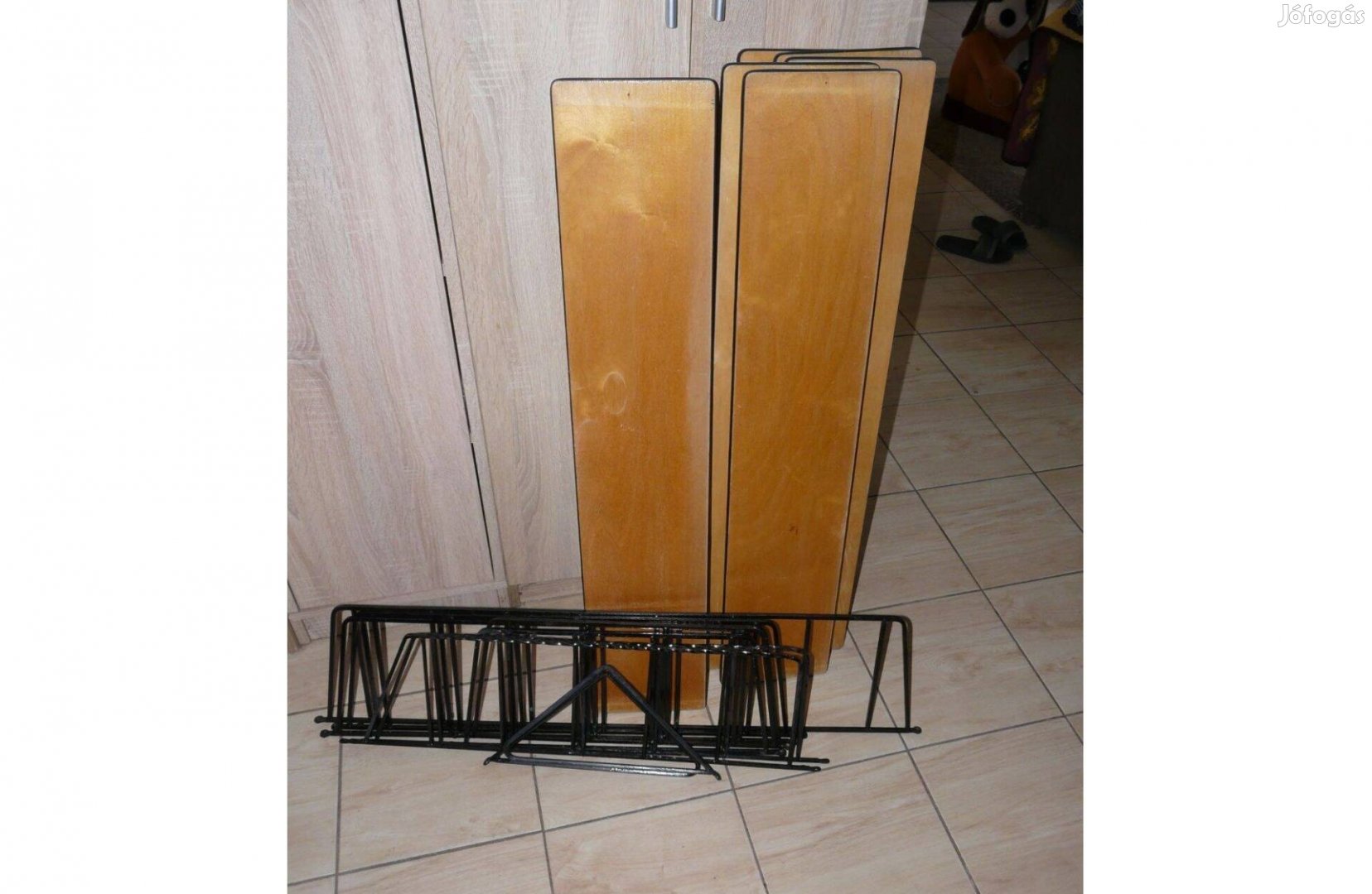 Polc eladó, 6 lapos 12 konzollal