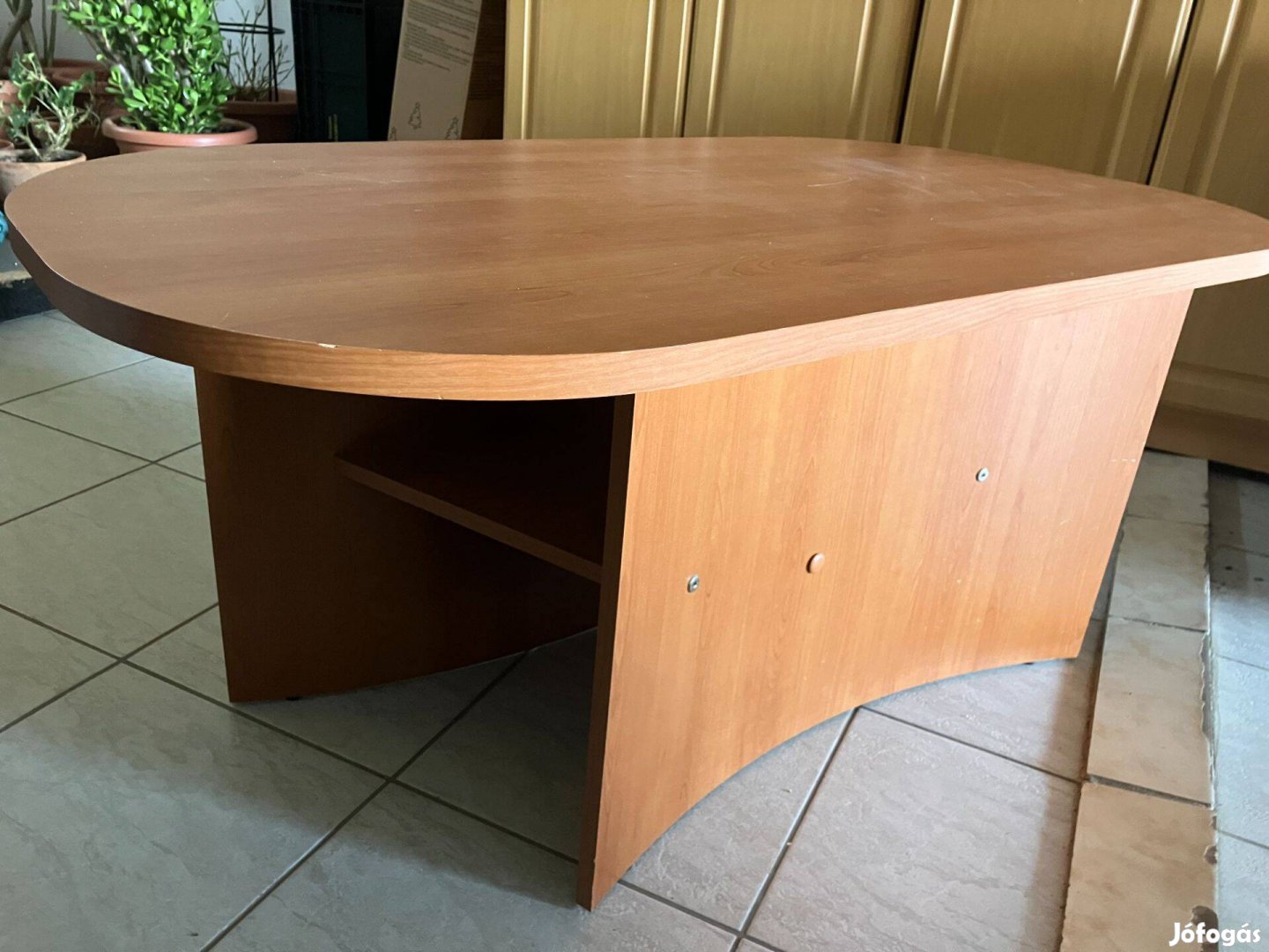 Polcos Dohányzóasztal