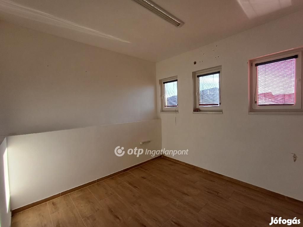 Polgári 204 nm-es üzlethelyiség eladó