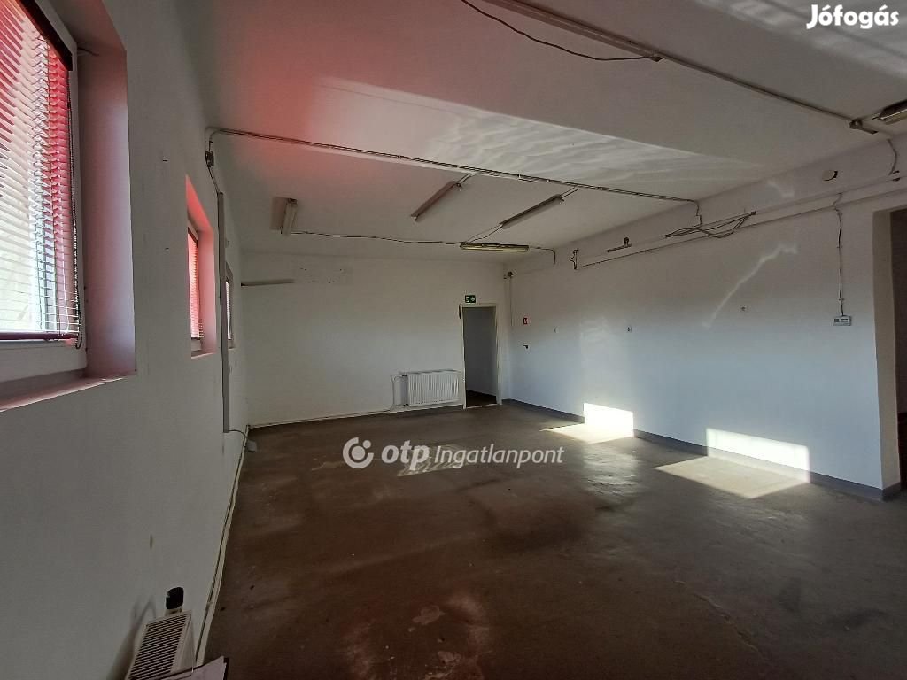 Polgári eladó 204 nm-es raktár