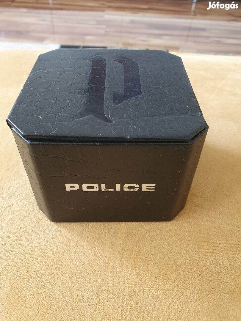 Police óratartó doboz 