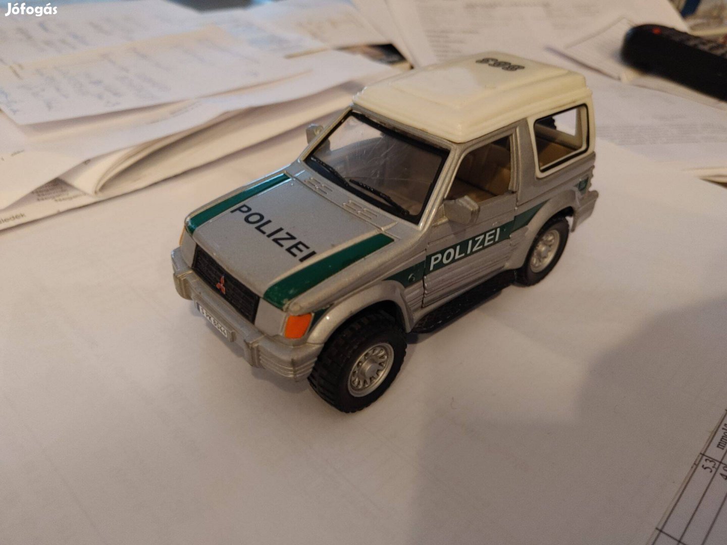 Polizei Mitsubishi Pajero terepjáró járék autó