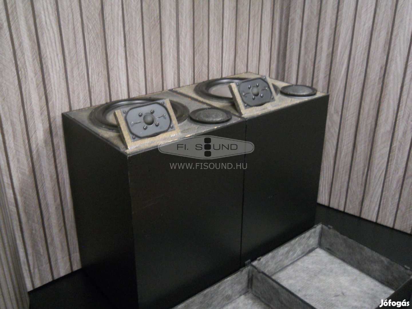 Polk Sound ,120W,8 ohm,3 utas hangfal pár 25cm-s öntvénykosa